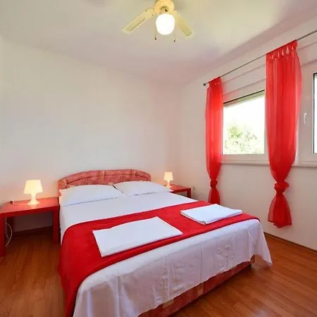 Apartments Simunovic 3 * Traù